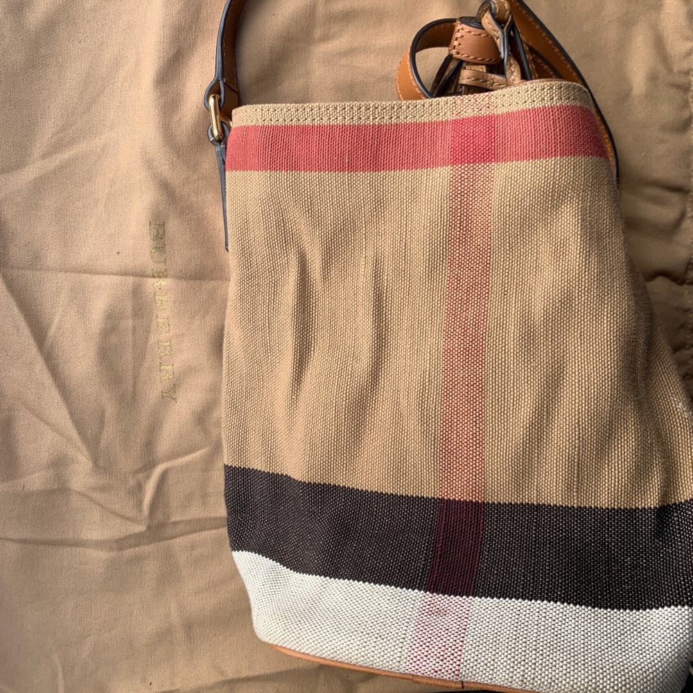 BURBERRY
Canvas Mega Check Mini Ashby Tassel Crossbody Black 100% real